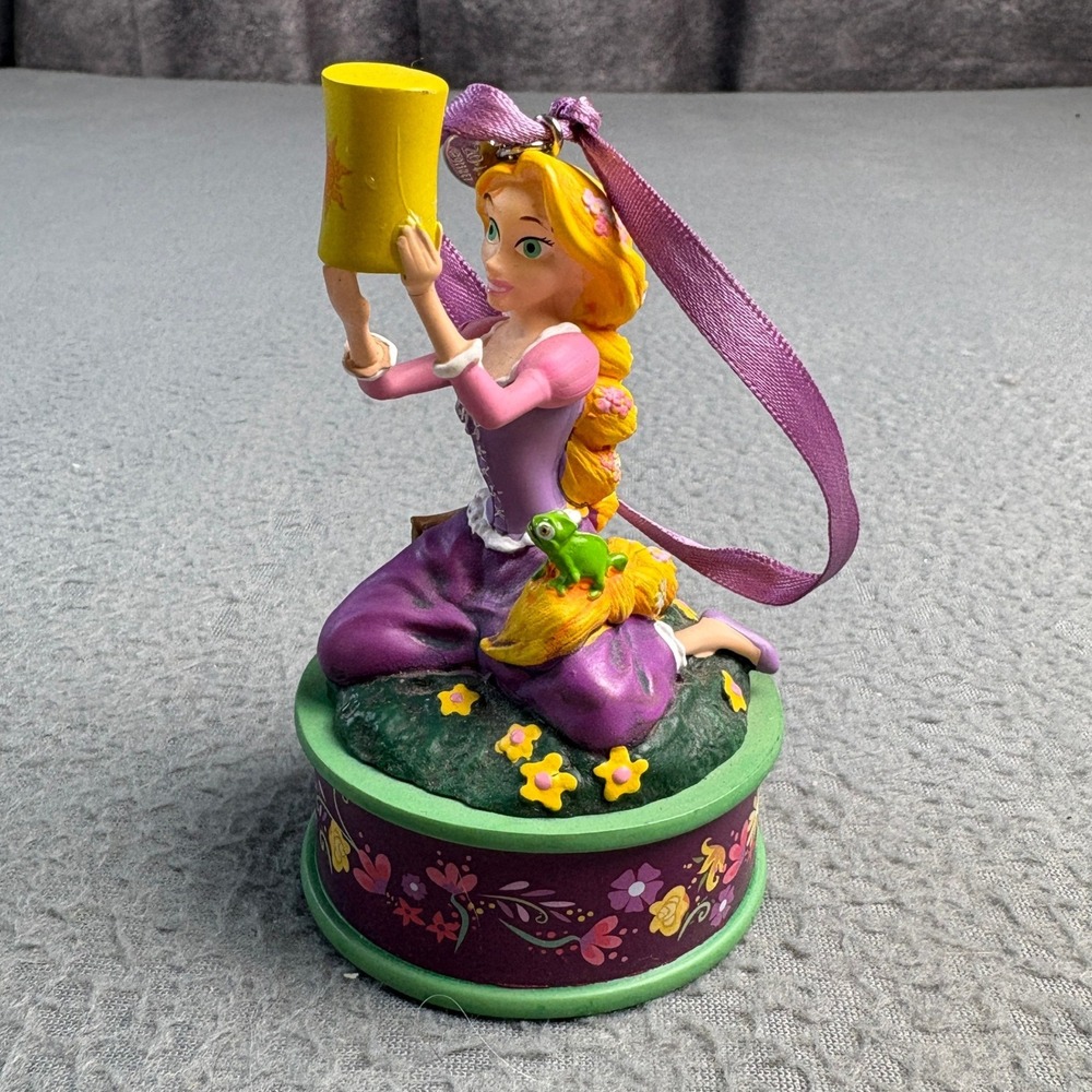 Disney Rapunzel Tangled 2018 Singing Sketchbook Ornament Living Magic Pascal